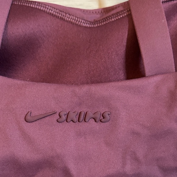 SKIMS Nike Currant Square Neck Tank - Picture 3 of 3